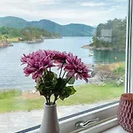 Сasa de vacaciones Seaside Serenity In Hardangerfjord-by Traum *