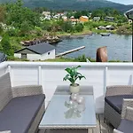 Seaside Serenity In Hardangerfjord-by Traum Сasa de vacaciones Tyrvikbygd