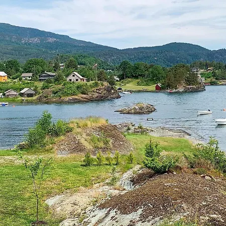 Seaside Serenity In Hardangerfjord-by Traum Feriehus