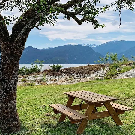 Seaside Serenity In Hardangerfjord-by Traum Feriehus Tyrvikbygd