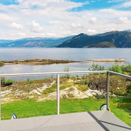 別荘 Seaside Serenity In Hardangerfjord-by Traum