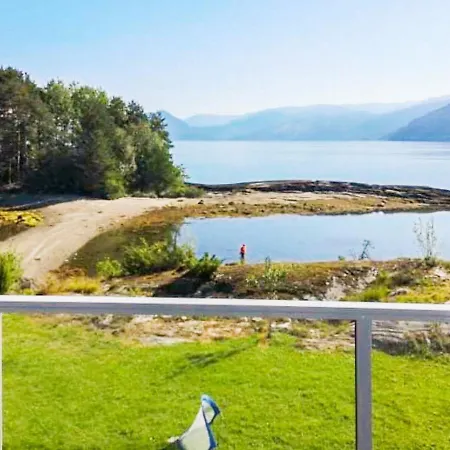 Seaside Serenity In Hardangerfjord-by Traum Feriehus Tyrvikbygd