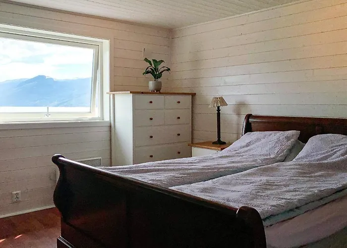 Seaside Serenity In Hardangerfjord-by Traum Ferienhaus