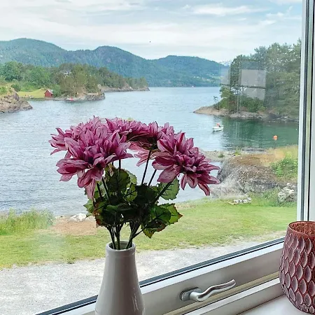 Holiday home Seaside Serenity In Hardangerfjord-by Traum *